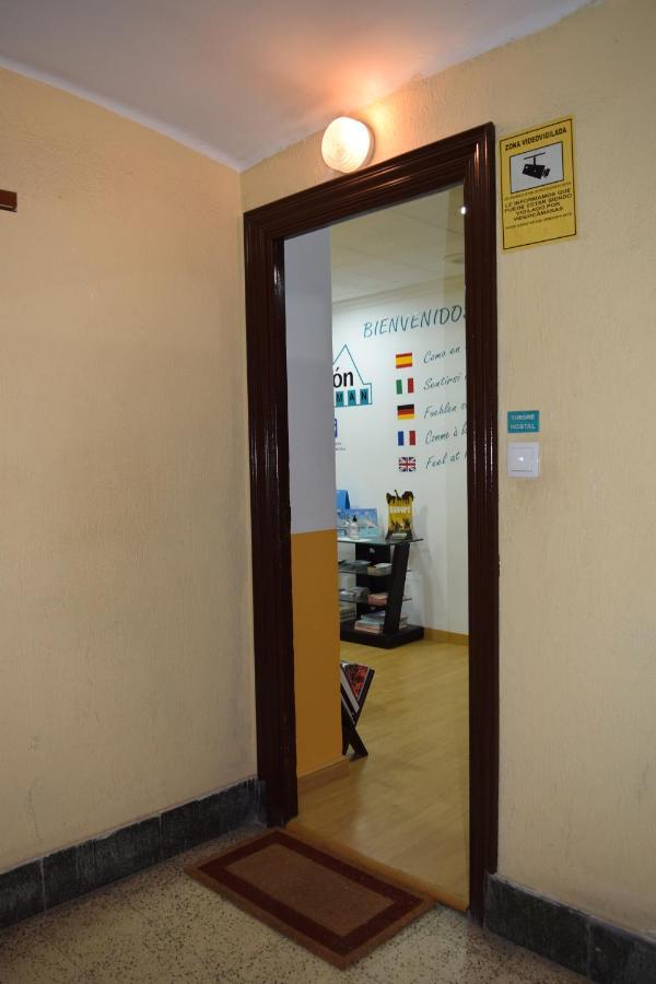 Pension Waksman บาเลนเซีย ภายนอก รูปภาพ